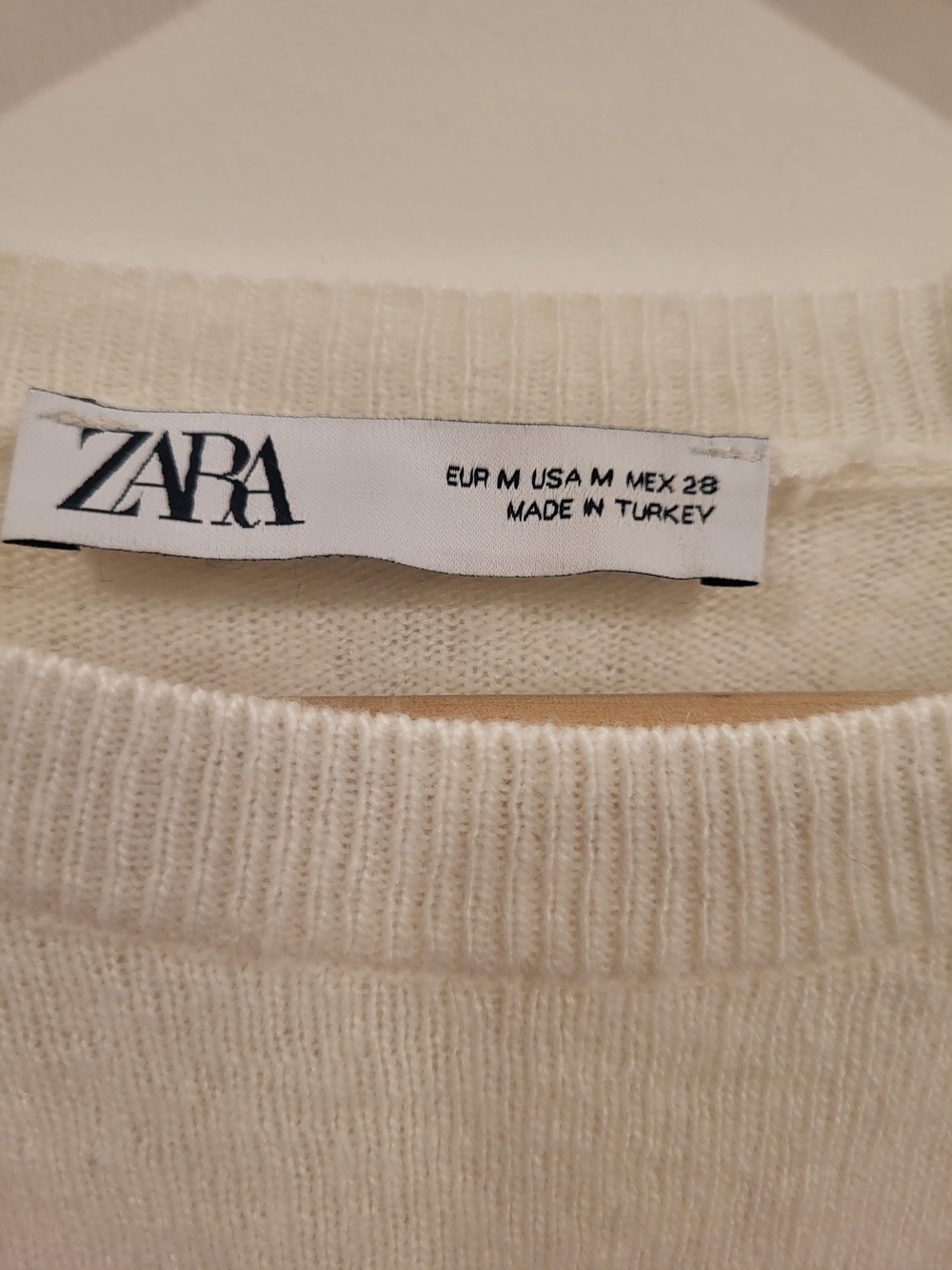 Zara Women’s Cream Crewneck Pullover Sweater M Classic Preppy Cozy - Picture 2 of 9